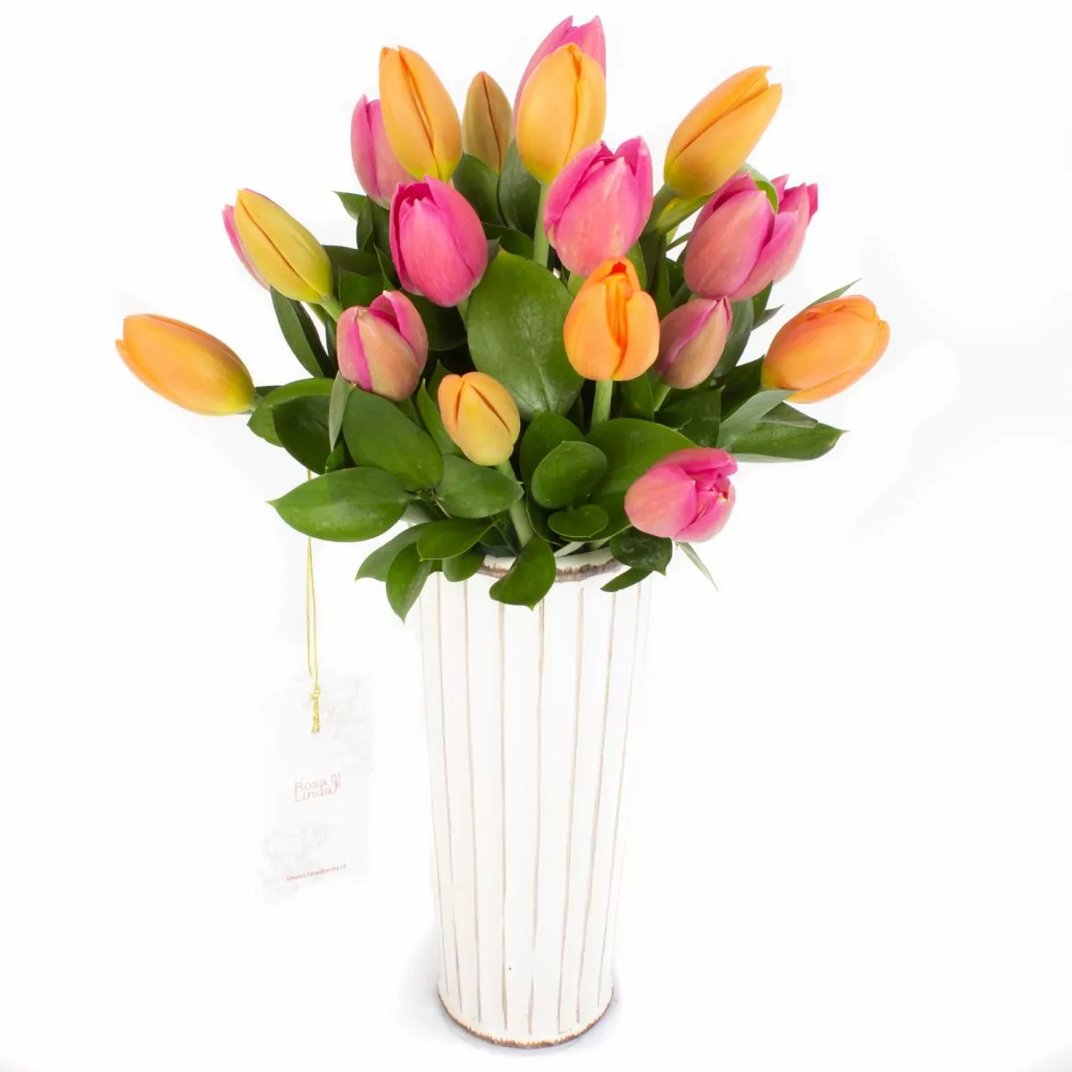 Foto principal Jardín de Tulipanes - Arreglo floral con mix de tulipanes naranja y fucsia