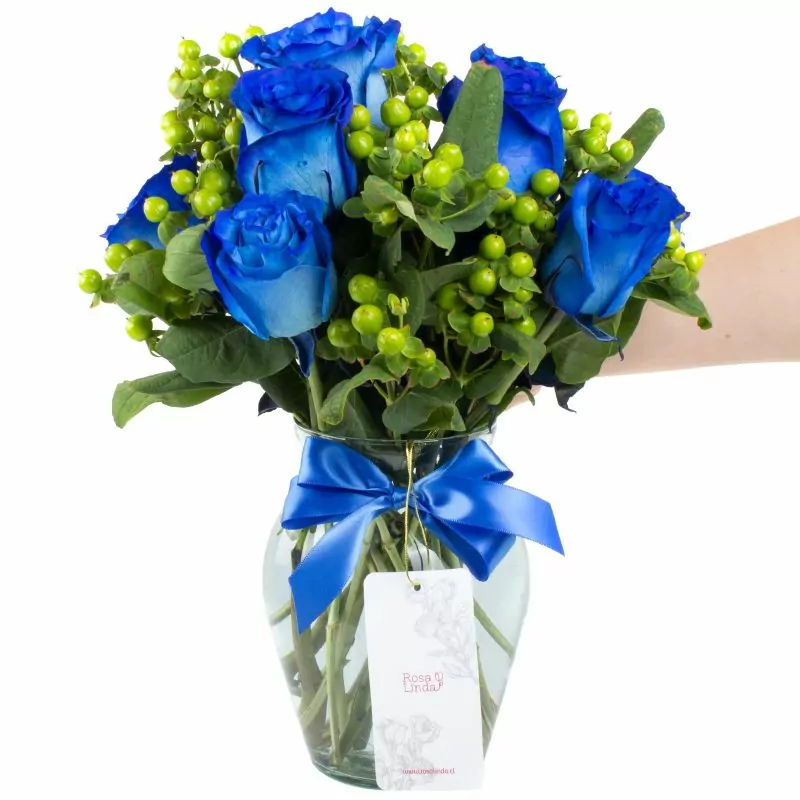 Foto 2 Pequeña Antonia Azul - Florero transparente con 9 rosas e hypericum