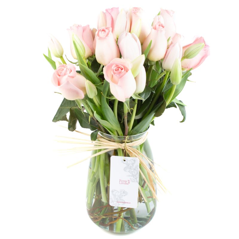 Elena Rosado Blanco - Florero con rosas rosado y tulipanes blanco Elena Rosado Blanco - Florero con rosas rosado y tulipanes blanco