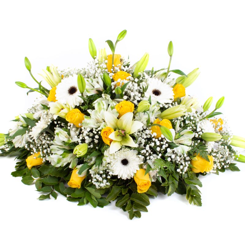 Sobria Despedida Amarillo Blanco - Cubre Urna de defunción con gerberas y liliums blancos Sobria Despedida Amarillo Blanco - Cubre Urna de defunción con gerberas y liliums blancos