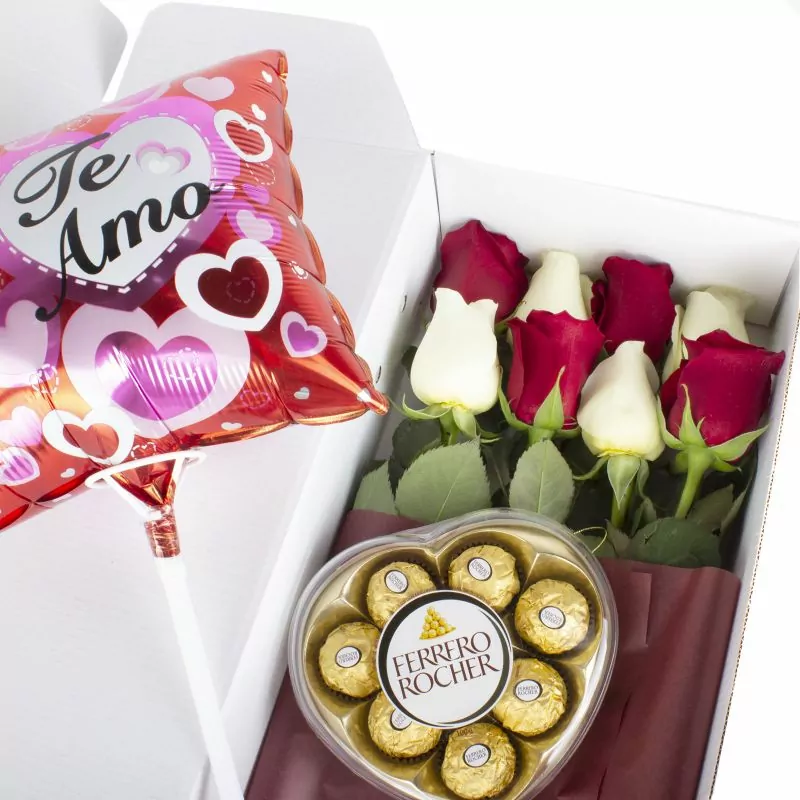 Pack FlowerBox Rosalinda - Caja con 8 rosas mix rojo y blanco, Ferrero Rocher corazón 100g y globo Te amo