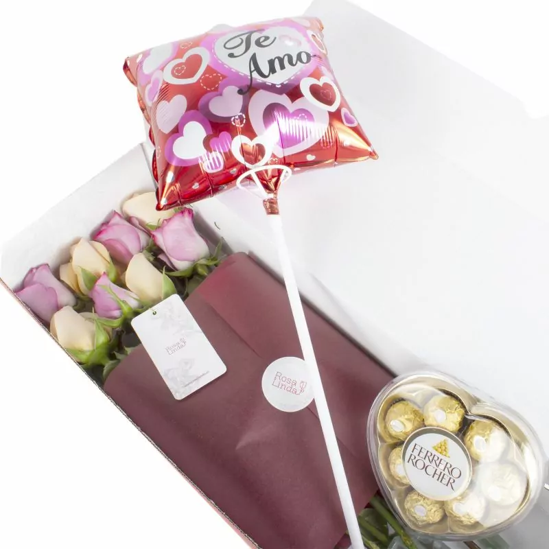 Foto 3 Pack FlowerBox Rosalinda - Caja con 8 rosas mix lila y blanco, Ferrero Rocher corazón 100g y globo Te amo