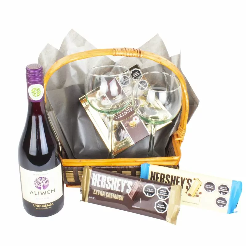 Foto 2 Set de regalo Buen día - Canasto de regalo con vino Aliwen Pinot y chocolates