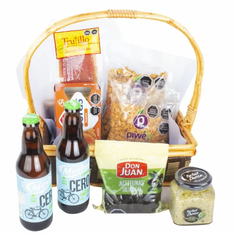 Foto 2 Set de regalo Mestra Cero - Canasto con cervezas Mestra sin alcohol y picoteo