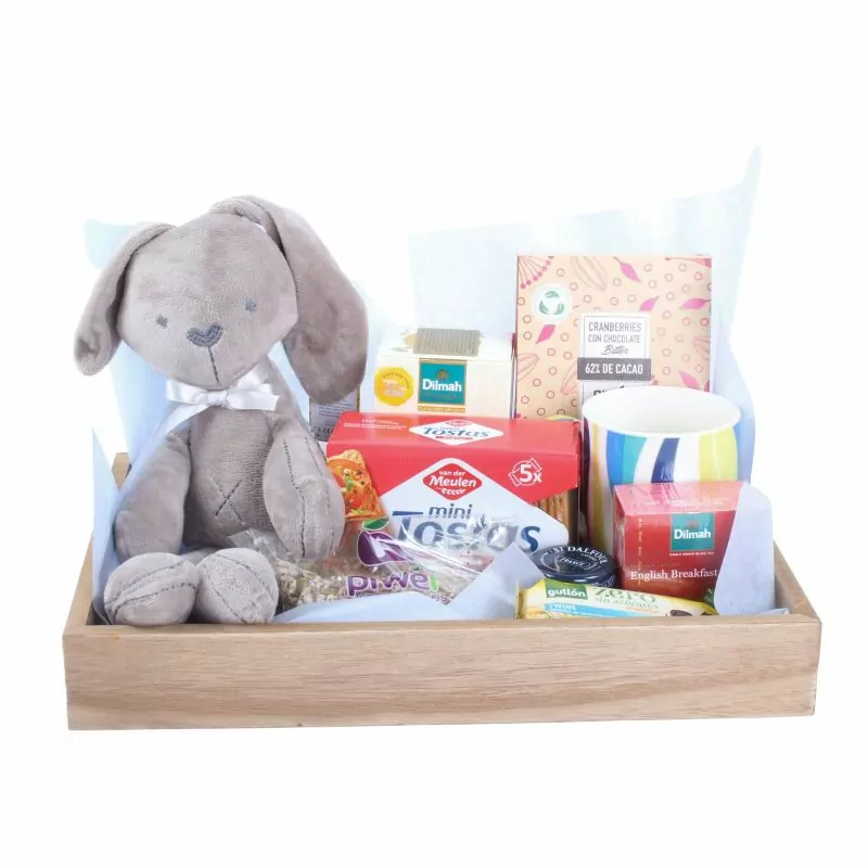 Brunch Nacimiento Es un niño - Bandeja con globo, peluche conejito, té, infusiones, galletas y semillas