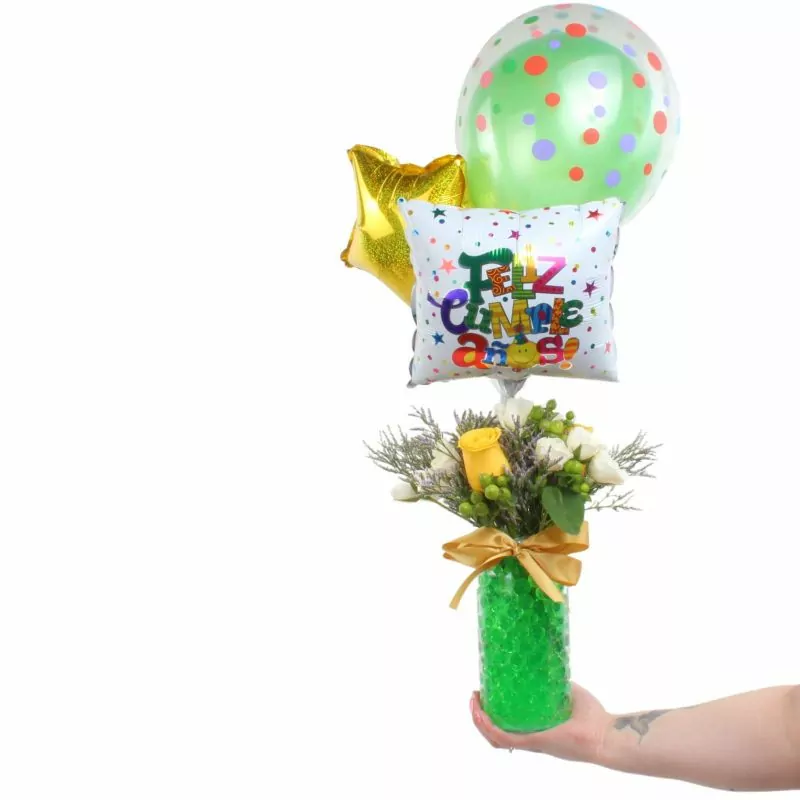 Foto 2 Pequeña sopresa de cumpleaños - mini Arreglo floral con Globos de Cumpleaños