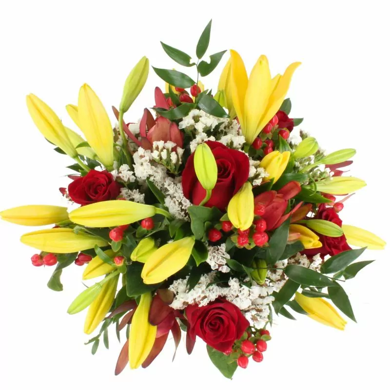 Foto 3 Florencia Amarillo Ánfora - Arreglo en florero ánfora con liliums amarillos, rosas rojas, hypericum rojo y leucadendro