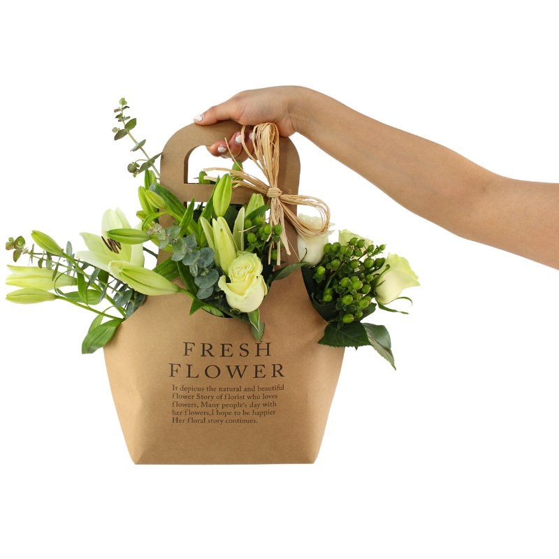 Foto con persona No me olvides Flower Bag Blanco - Flores a domicilio Foto con persona No me olvides Flower Bag Blanco - Flores a domicilio