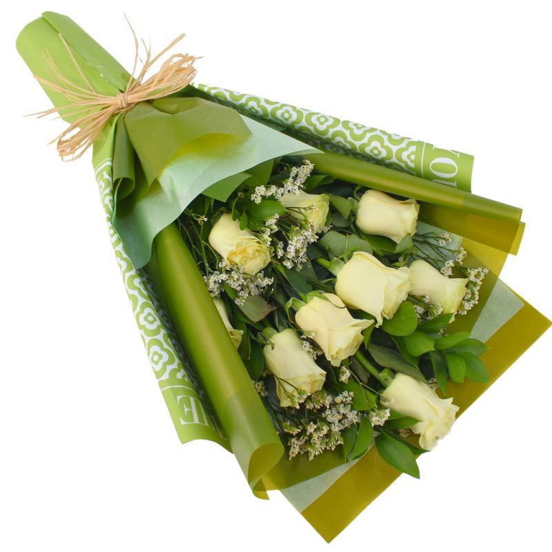 Ramo 9 Rosas Blanco - Ramo extendido con 9 rosas ecuatorianas y limonium Ramo 9 Rosas Blanco - Ramo extendido con 9 rosas ecuatorianas y limonium
