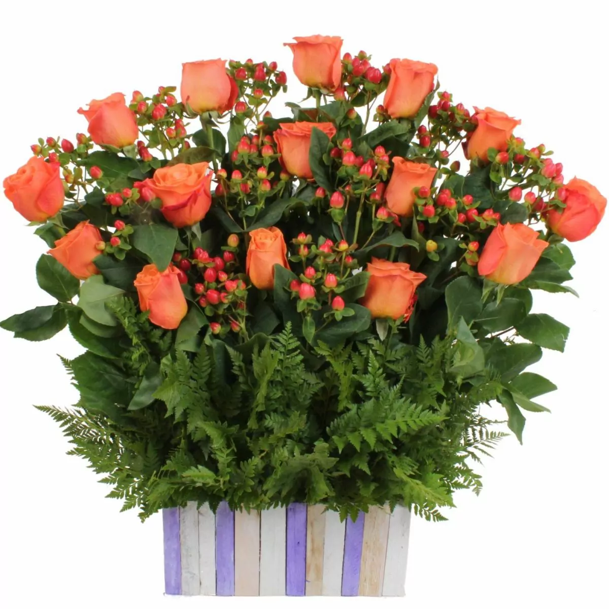 Foto principal Jardín de Rosas Naranjo - Arreglo floral con 16 rosas naranjas e hypericum rojo