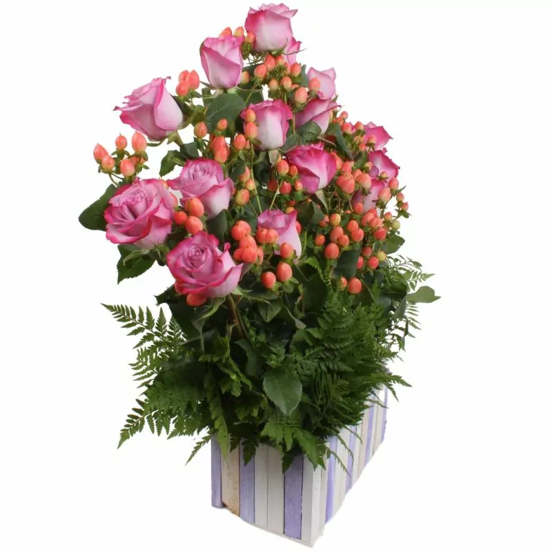 Foto 5 Jardín de Rosas Lila - Arreglo floral con 16 rosas lila e hypericum rosado