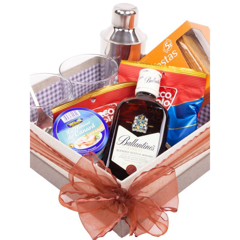 Foto 2 Set de regalo Whisky Ballantines y snack - Flores a domicilio Foto 2 Set de regalo Whisky Ballantines y snack - Flores a domicilio