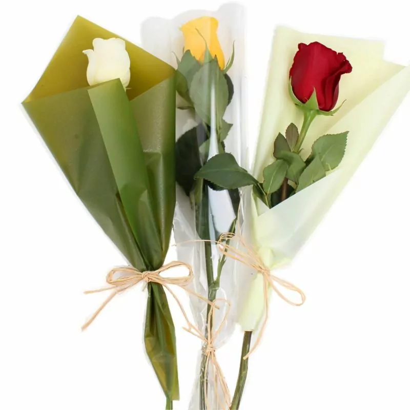 Mix 15 Rosas Individuales - Pack de 15 rosas individuales de colores surtidos envueltas en papel.