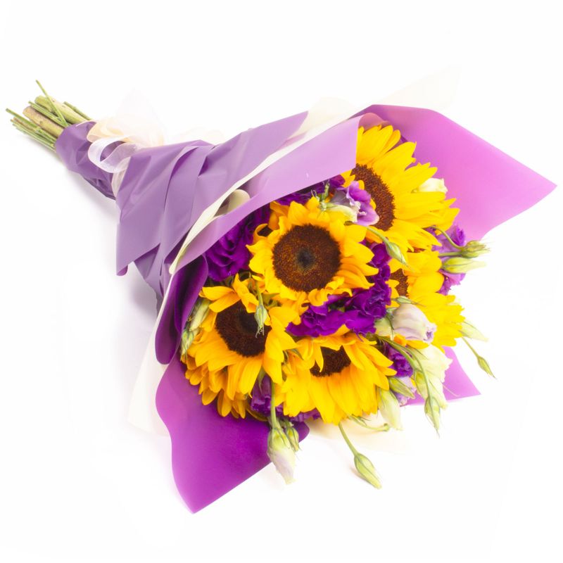 Ramo girasoles y lisianthus - Ramo de flores con girasoles y lisianthus  morados, Florería Rosalinda