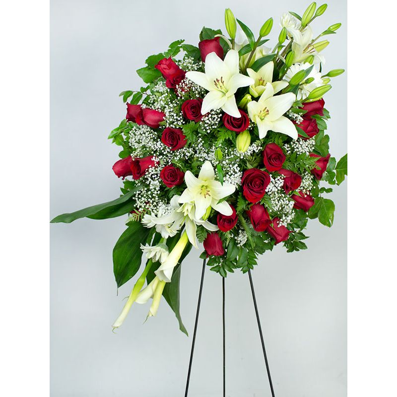 Foto 4 Corona con rosas rojas y liliums - Flores a domicilio Foto 4 Corona con rosas rojas y liliums - Flores a domicilio
