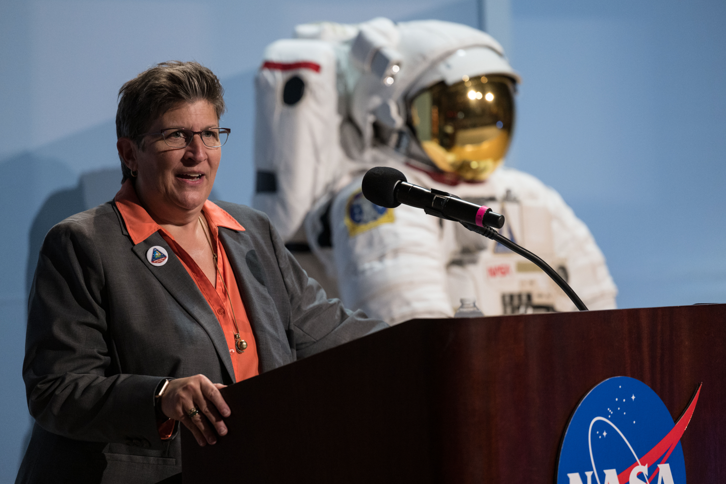 Julie Kramer White, director of NASA Johnson’s Engineering Directorate, gave a warm welcome to in-person and online attendees. Credits: NASA