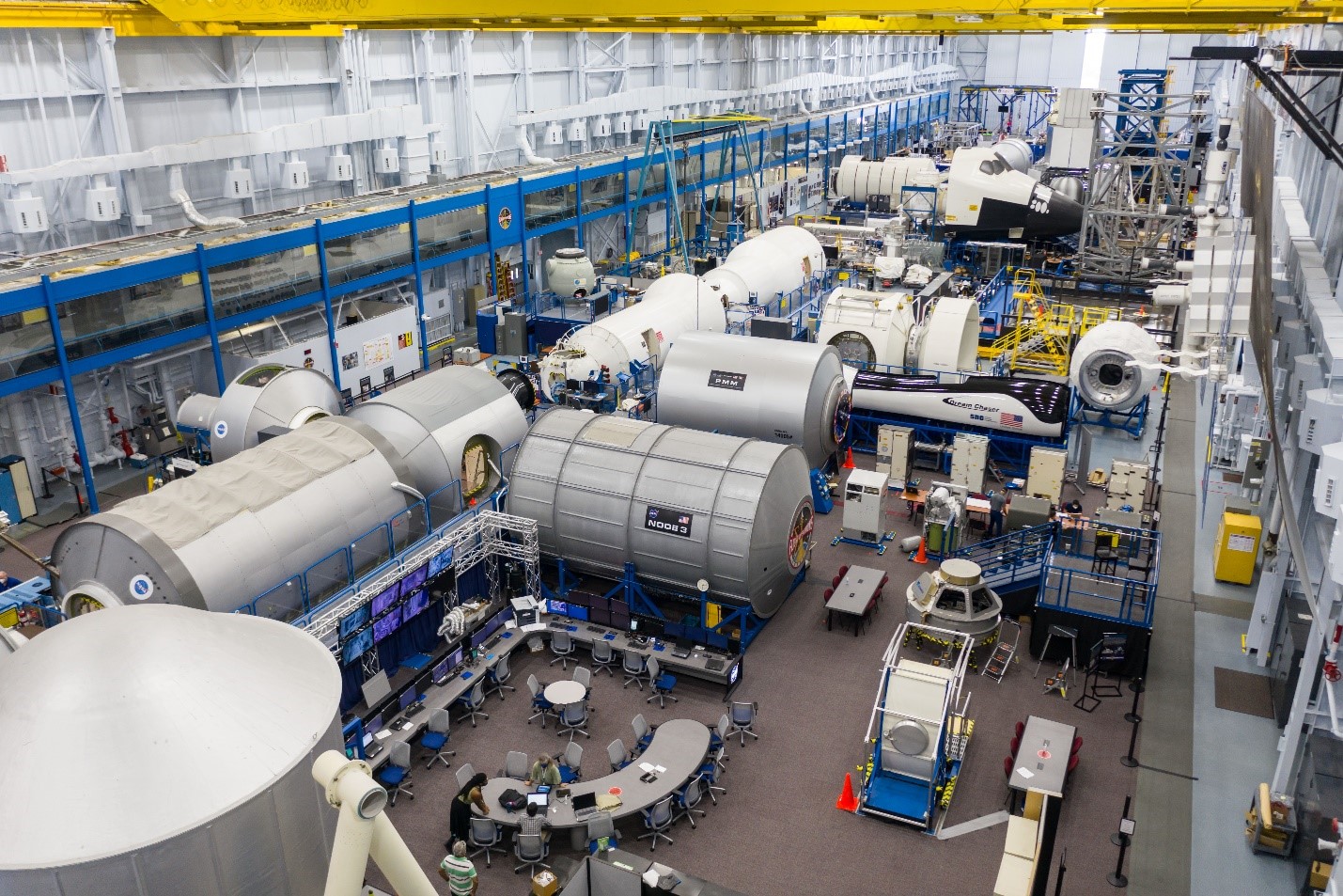 Overview of the Space Vehicle Mockup Facility in Building 9 in September 2020. Credits: NASA