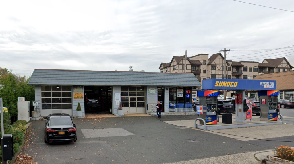 Giacomo Service II - Palmer Ave exterior