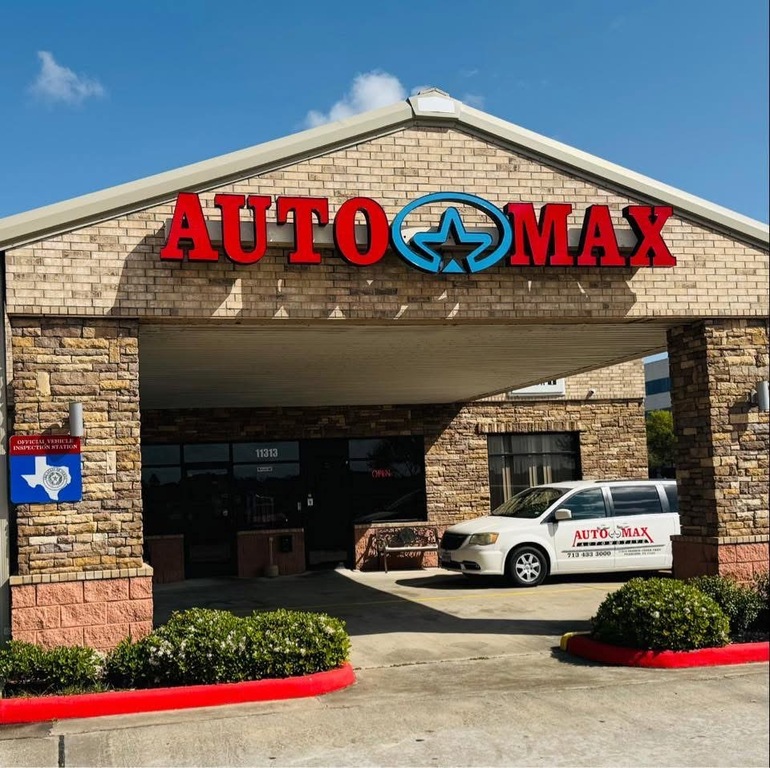 Auto Max exterior