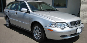 2004 Volvo V40