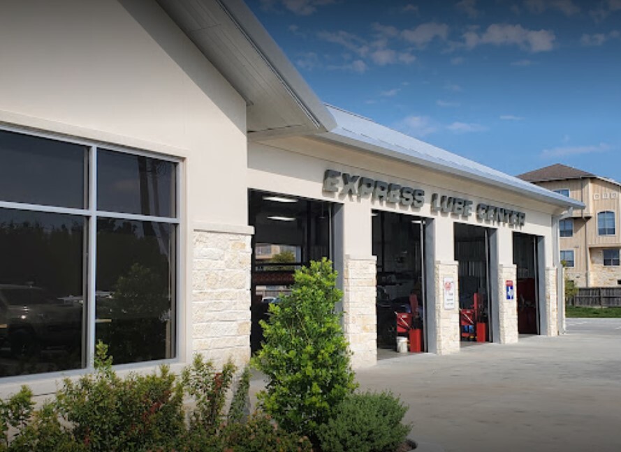 6028 Caliber Auto Care Towne Lake Cypress, TX 77433 Auto Repair