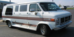 1990 GMC G2500