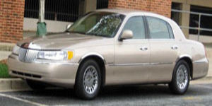 2000 Lincoln Town Car