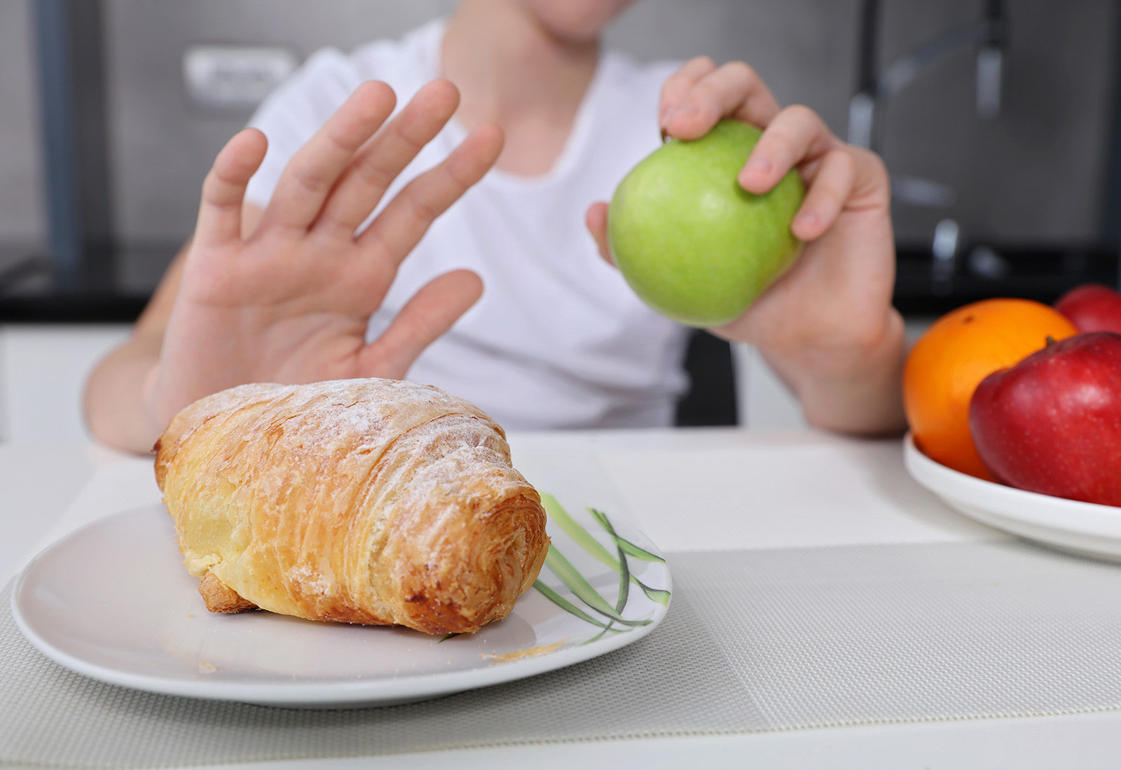 10 Pantangan Makanan Anak Autis yang Perlu Diketahui oleh Orang Tua