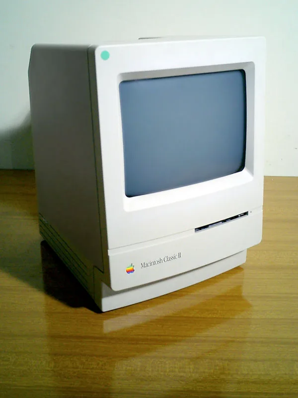 Macintosh Performa 200