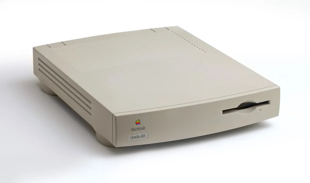 Macintosh Performa 476