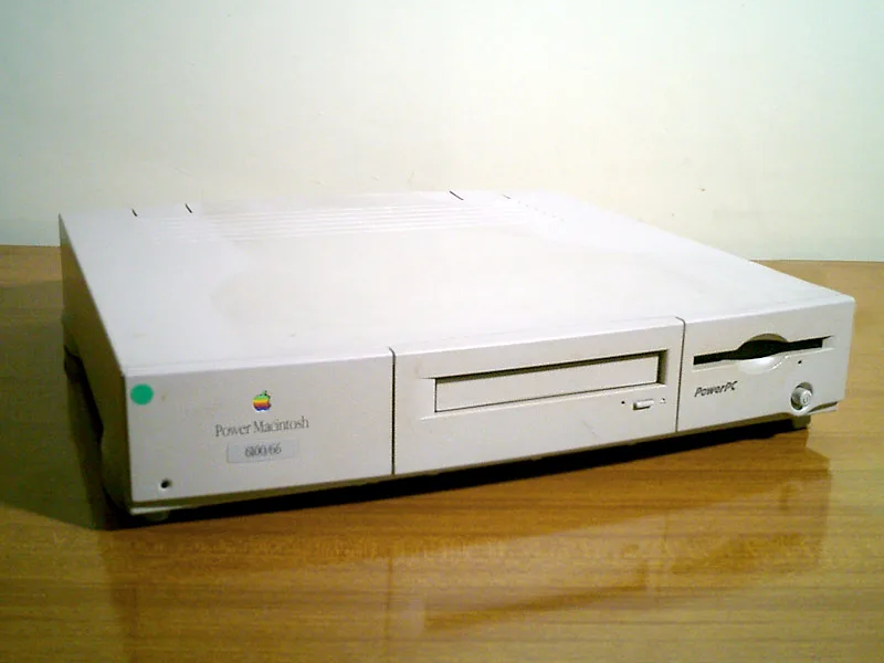 Macintosh Performa 6116CD