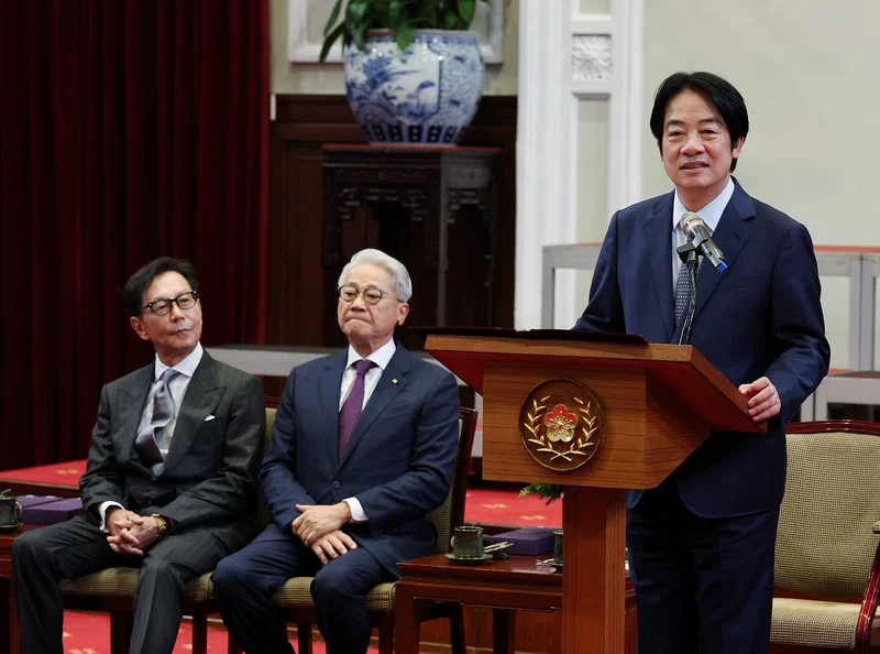 💵 【全民普發 1 萬台幣】經濟成長率創 39 年新高！賴清德宣布：明年共享 AI 經濟成果，加碼 0-18 歲每月 5,000 元補助
