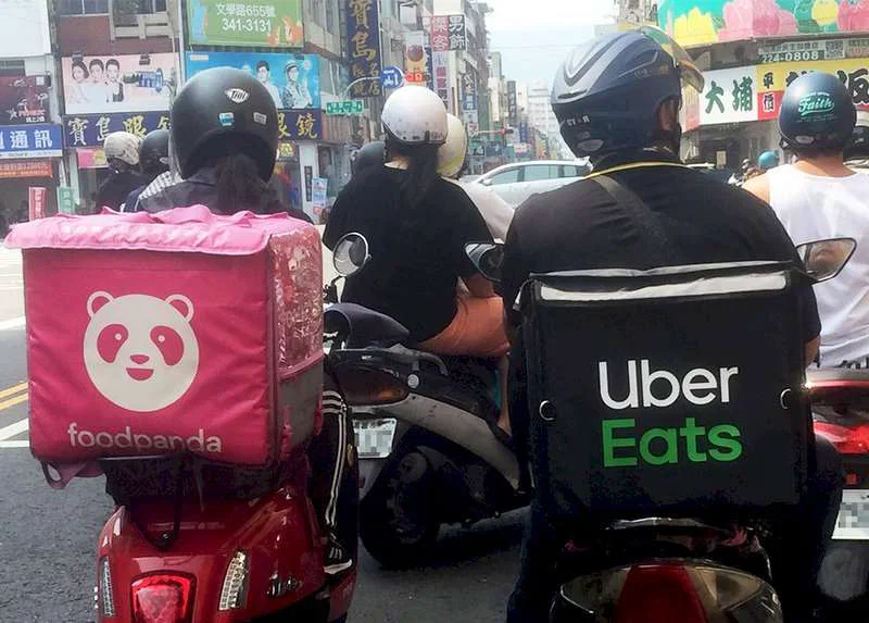 🛵 【法規新制】外送延遲可獲補償？交通部祭出2大草案保障你我權益！