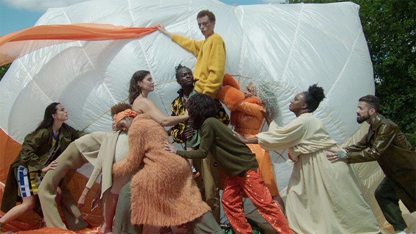 Kering and Tiger Global Management invest in Vestiaire Collective