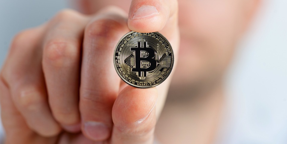 French regulators, central bank no fans of tobacco retailer Bitcoin plan
