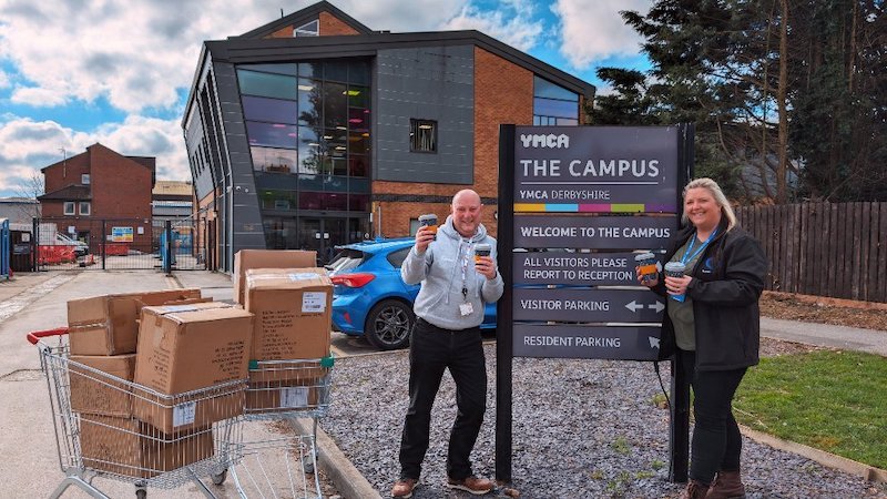 Barron McCann and Milly Green team up to distribute 1,600 fully recyclable bamboo cups to Derby charities