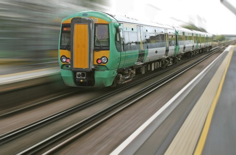 UK retailers struggle in face of empty office blocks and public transport concerns