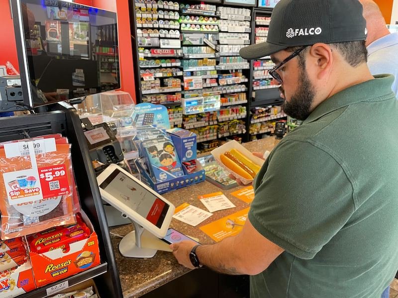 Circle K taps Standard AI tech for autonomous checkout experience