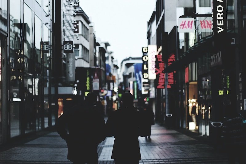 Eight digital signage retail benefits