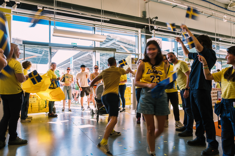 Gen Z shoppers get physical and Ikea thinks small: presenting the retail technology week in numbers