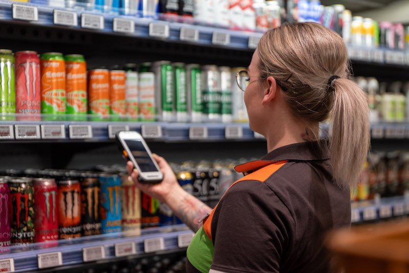 team energie deploys Panasonic ESLs in fuel station convenience store