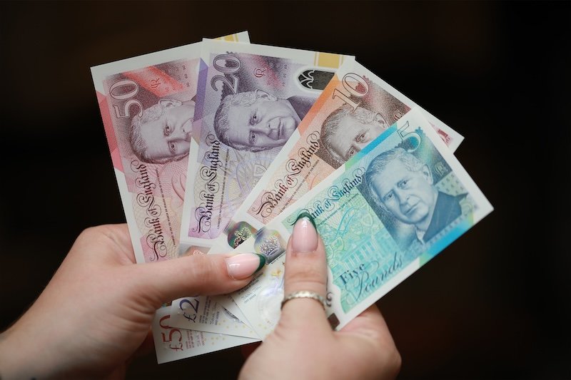 LINK report: cash still relevant but no longer king as Brits opt to shop online or pay with cards