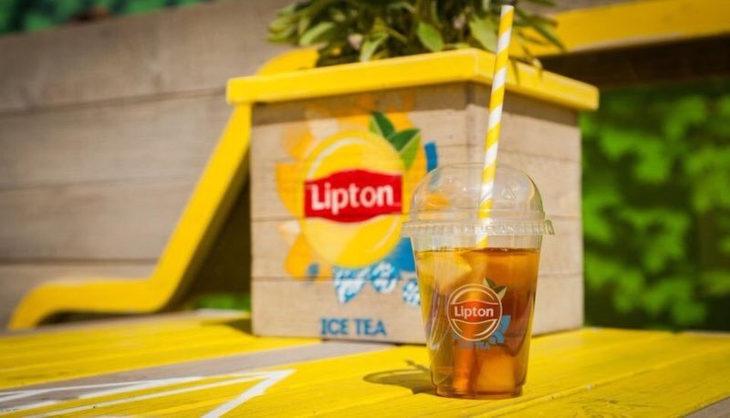 Lipton Ice Tea DOOH, social media and pop-up campaign encourages Melburnians to #PassTheSunshine