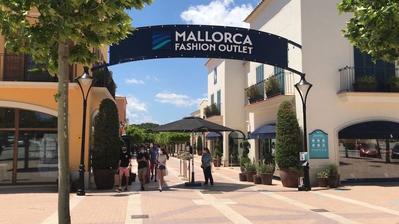VIA Outlets extends Coniq customer loyalty partnership