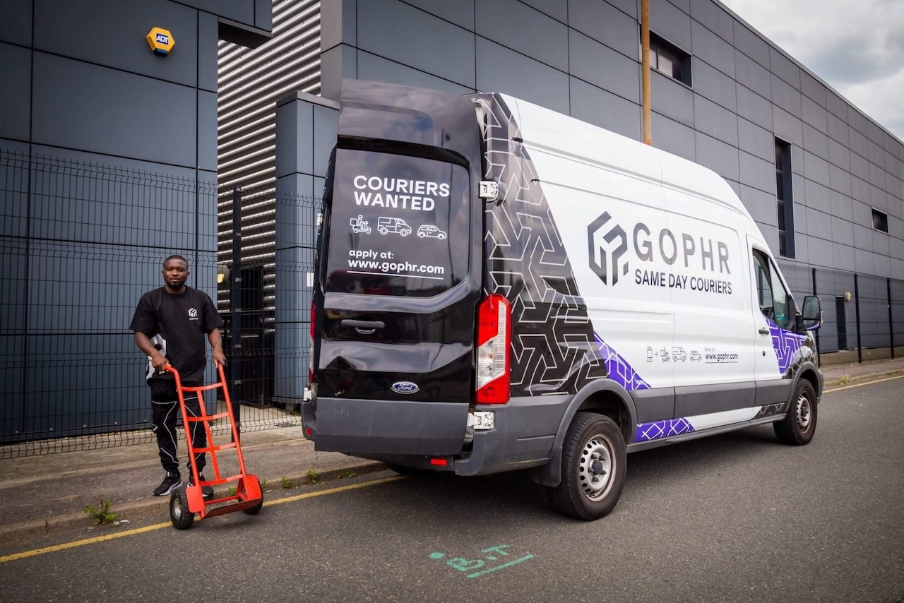 Alley Cats Pizza partners with Gophr for on-demand delivery service between NY style firm's London sites