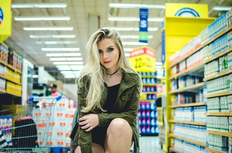 Leveraging bricks and mortar stores in a digital retail world