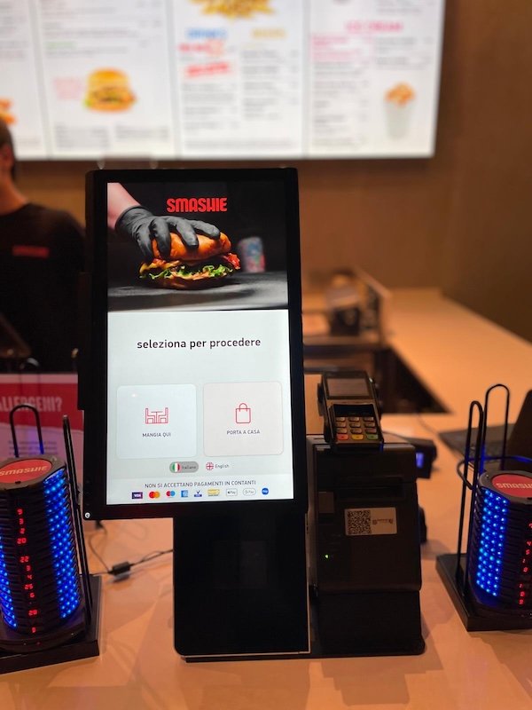 Gourmet burger specialist Smashie rolls out Diebold Nixdorf self-service solutions at latest restaurant in Udine, Italy