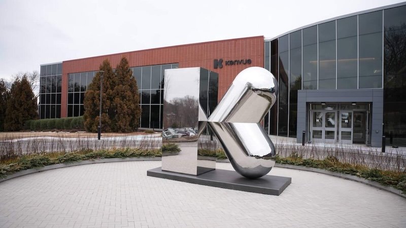 Kenvue holds ribbon cutting ceremony for new HQ featuring Insights Lab and Virtual Experience Room