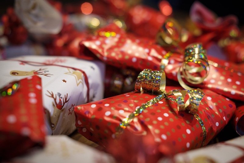 Local shoppers get set for an omnichannel Christmas