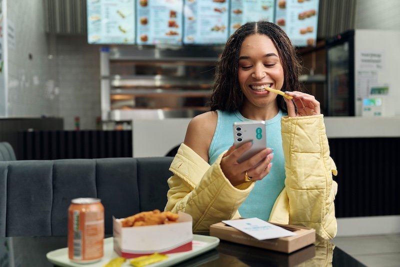EE taps growing Tech Thrifters movement with refurbished smartphones range
